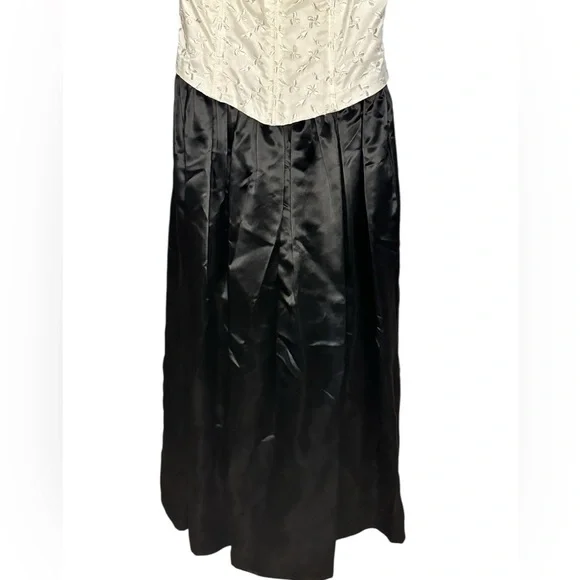 Vintage Gunne Sax Elegant Black and White Evening Gown 13/14 - Picture 3 of 6